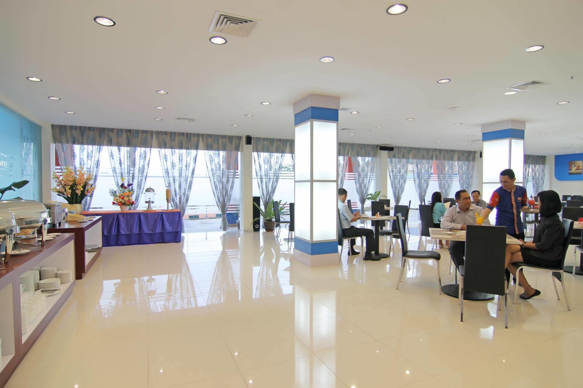 D' Merlion Hotel Sekupang Luaran gambar